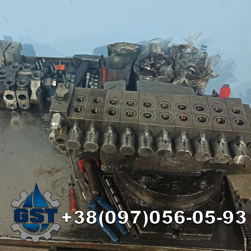 Ремонт гідророзподільника O&K RH400