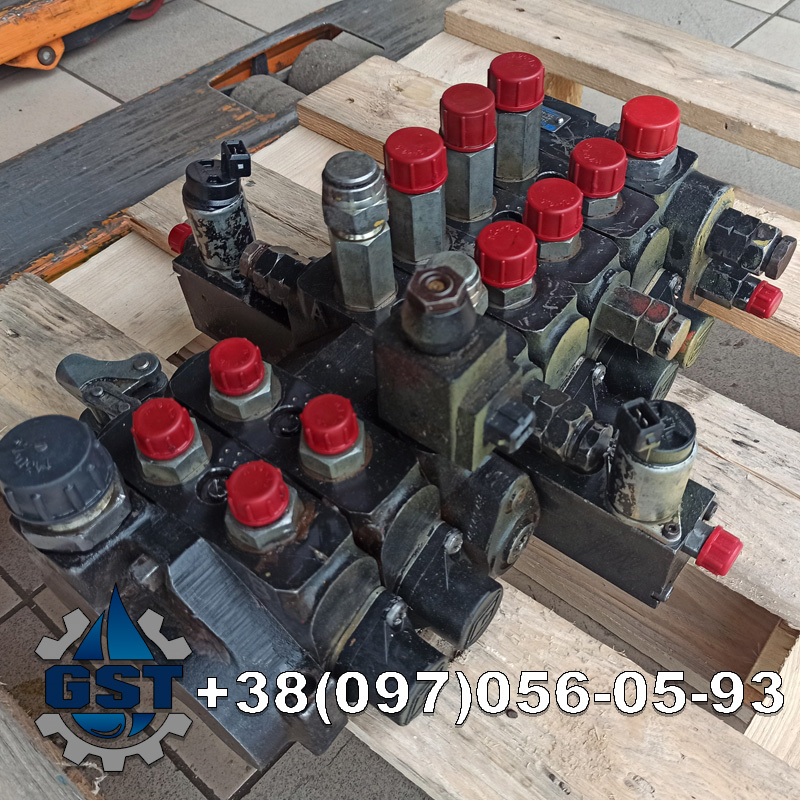 Ремонт гідророзподільника Bobcat 322