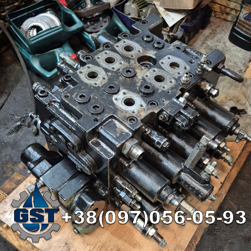 Ремонт гідророзподільника Bobcat 660