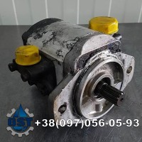 Ремонт гідромотору щековой дробилки Rockster