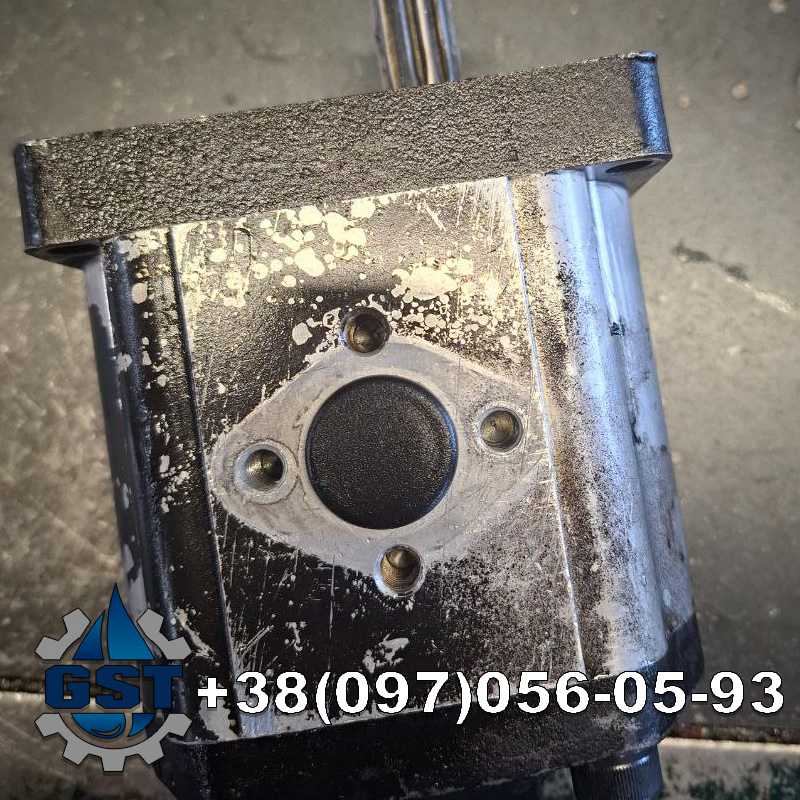 Ремонт гідронасоса екскаватора-погрузчика Liebherr